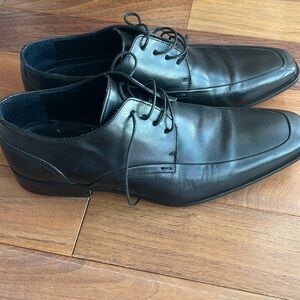 Men’s black leather classic shoes. Size 9.5